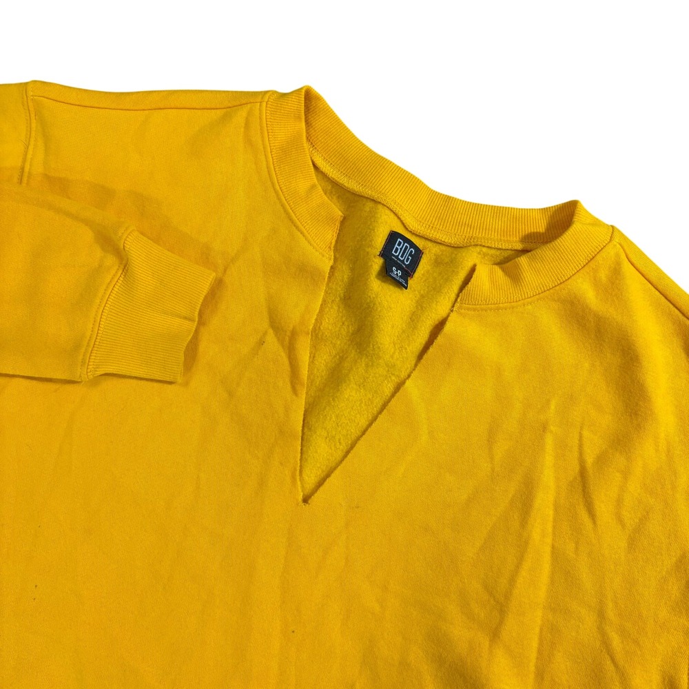 BDG URBAN OUTFITTERS Womens S Petite Yellow Cropped Sweatshirt Raw Hem V Neck